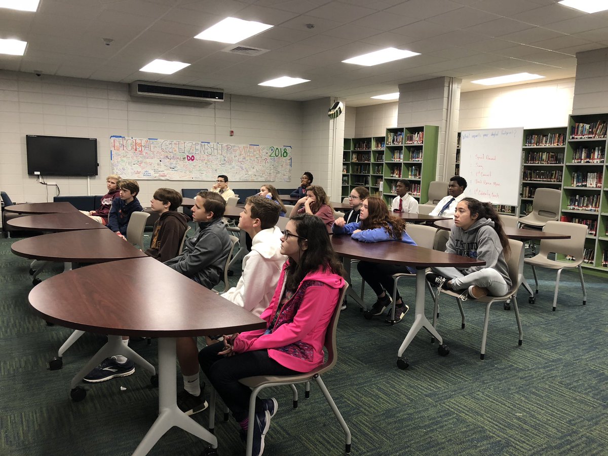 SS_Counselor's tweet photo. Our Peer Helpers are hard at work presenting #redribbonweek2018 information about the cycle of addiction and the importance of having a good support system. https://t.co/hVckX53pHB