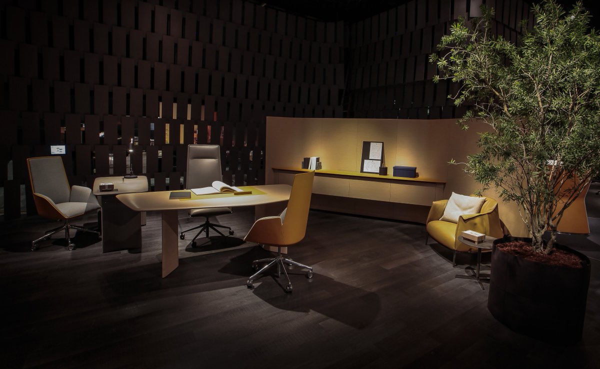 poltronafrau's tweet image. Michele De Lucchi progetta l&apos;allestimento di #PoltronaFrau a #ORGATEC. Ispirandosi dalle Grotte di Lascaux, l’architetto interpreta l’ufficio contemporaneo come un antro dal quale accedere a nuove visioni del mondo. bit.ly/PF_FormsOfDial…