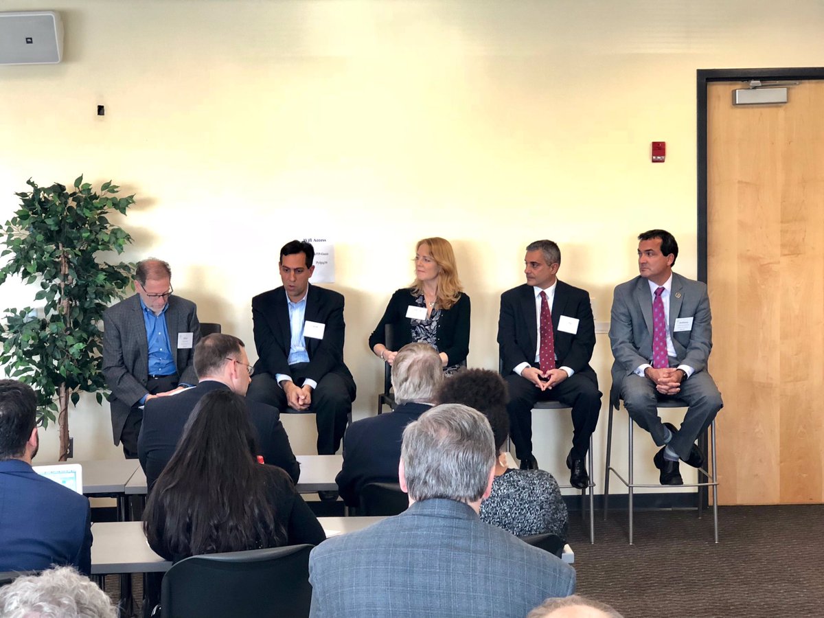 WeAreTechUnited's tweet photo. "Why NJ?" At today's entrepreneurs boot camp in south jersey @RowanUniversity #NJTechCouncil https://t.co/ywPYoVeAWm