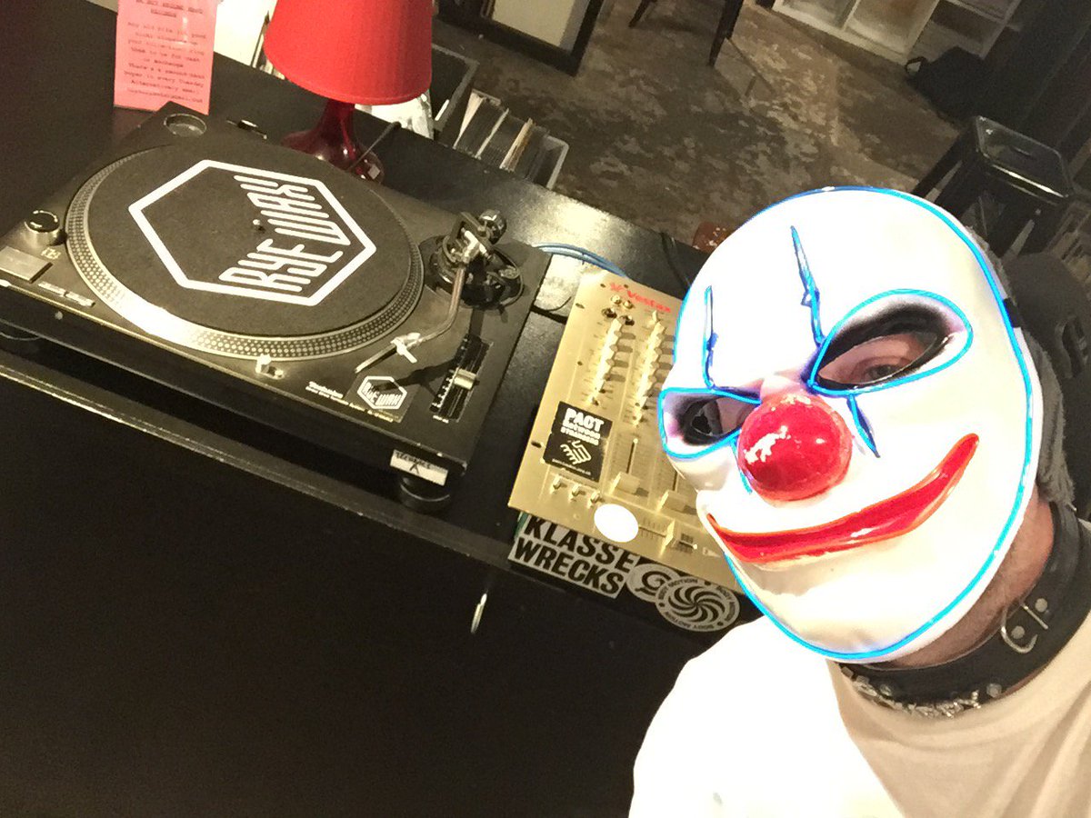 Legpuppymusic's tweet photo. #TimeOut50 #iconic Number #18 @CopelandSocial #BusseyPark 1 of the most #inspirational places in #London Big shouts 2 the guys in @Ryewax #Music #art #cafe #photography @TimeOutLondon #Clown #punk #guerilla #Satire @katiesol tune in tomorrow for another #location 37 down 13 to go https://t.co/woYHMzD4kW