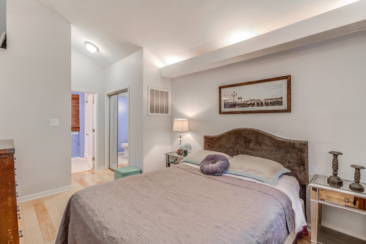 MotionPads's tweet image. Cute updated #Raleigh #condo #forsale that lives like an adult tree house! This was a unique home to photograph! #homesinmotion #realestatephotography