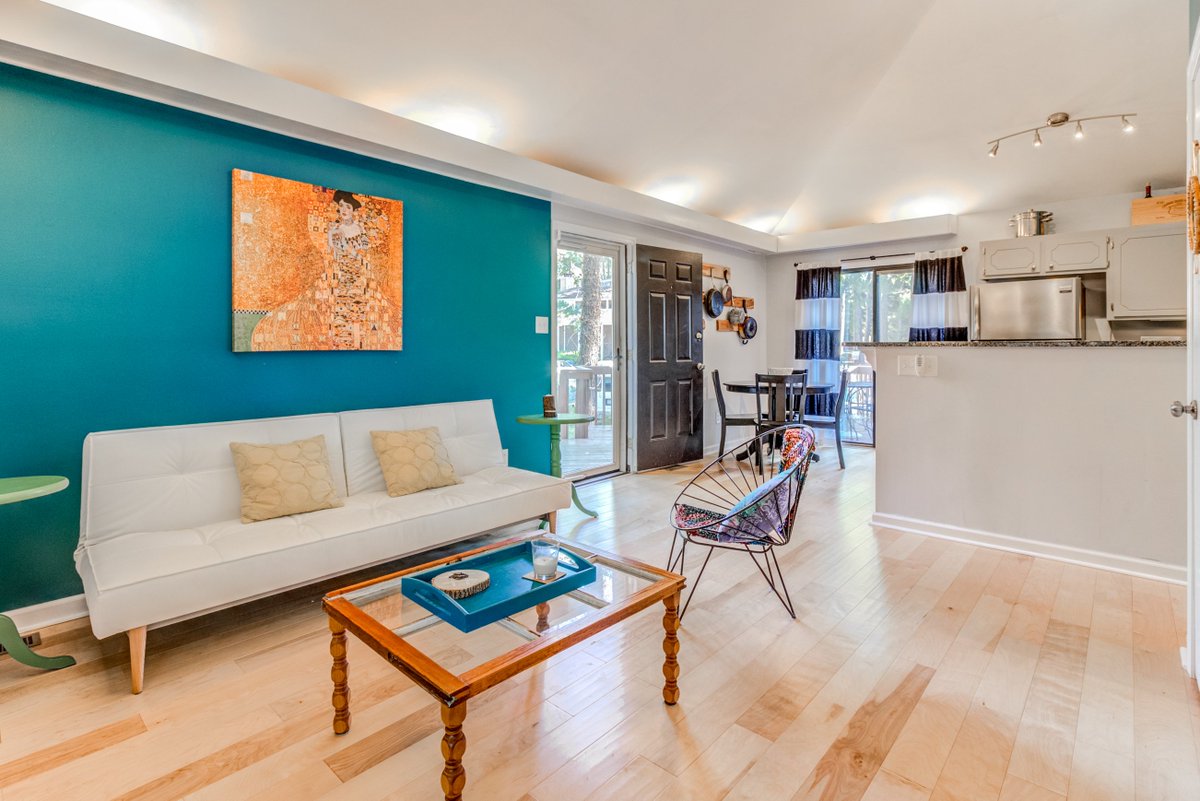 MotionPads's tweet image. Cute updated #Raleigh #condo #forsale that lives like an adult tree house! This was a unique home to photograph! #homesinmotion #realestatephotography