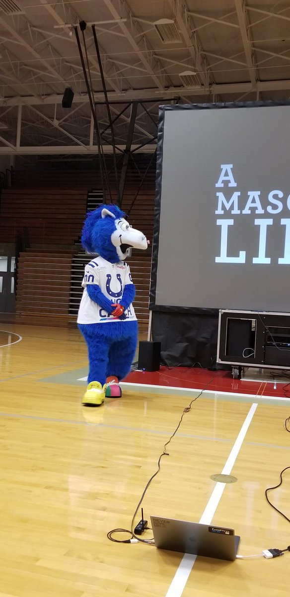 noedoubt7's tweet photo. I had a great time listening to a wonderful human being today.  Thanks @blue for presenting your best program yet to our @DanvilleHS students. #givenotget #sharethelove https://t.co/a2xWzAOsVs