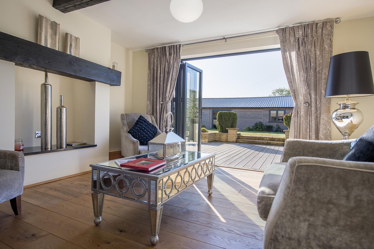 damianbramley's tweet photo. #GarforthHour looking for stunning #interiorphotography #awardwinner #professionalphotography #estateagent #developer #housebuilder #design  #photographer #bifolds #bifolddoors #indooroutdoor https://t.co/iAPgY8zIpb