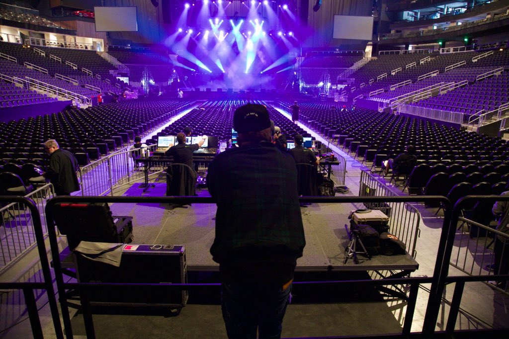 jermainedupri's tweet photo. “Thinking about all my late nights and early thoughts as a kid,I sold out State Farm arena before the Hawks did” #Newstat https://t.co/3x6qbFzuZQ