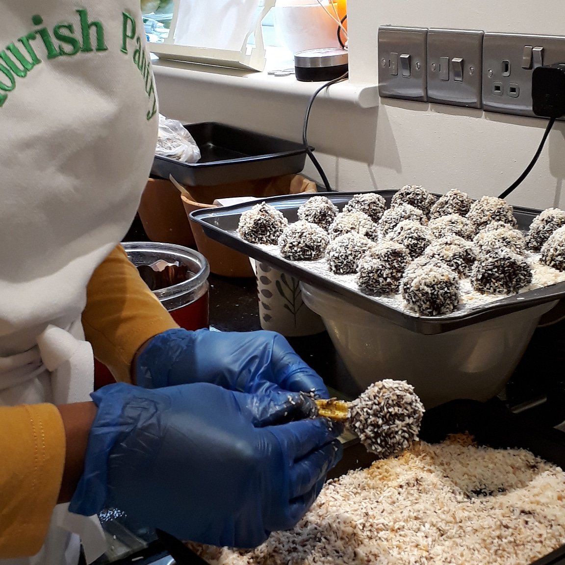 FlourishPantry's tweet photo. Lovely scrumptious,minty Scottish macaroons. Ideal for that unique gift or to enjoy as a naughty treat. https://t.co/4v3BoqutUV