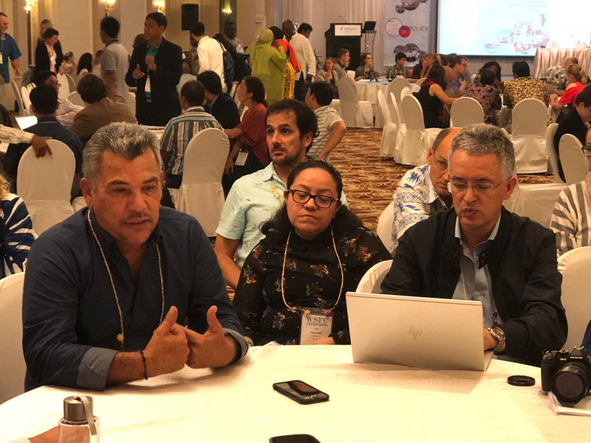 CONMECOOP_MX's tweet photo. En el segundo día del @3wsfcongress, pescadores de Ecuador, Costa Rica y México participamos en una mesa de #DePescadorAPescador #FishersCircle, compartiendo retos y acciones que hemos implementado para lograr una #pescasustentable
#3WSFC #PescaRibereñaMx https://t.co/lEORHWetyj