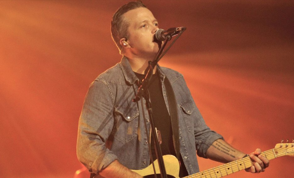 RollingStone's tweet photo. Jason Isbell launches his 2018 Ryman Auditorium residency with a triumphant opening night. Our review https://t.co/z9oWh9CsCQ https://t.co/SjyIZFXmdp