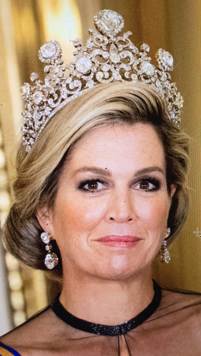 TV2KjellArne's tweet photo. THE STUART DIAMOND!  At tonight’s #StateBanquet at #BP #QueenMaxima of #NL wears the fabulous #StuartDiamond in her #tiara - last worn by #QueenJuliana for #banquet at #Windsor  in 1972. #royal #royals #StateVisit https://t.co/xKlf0PvSZa