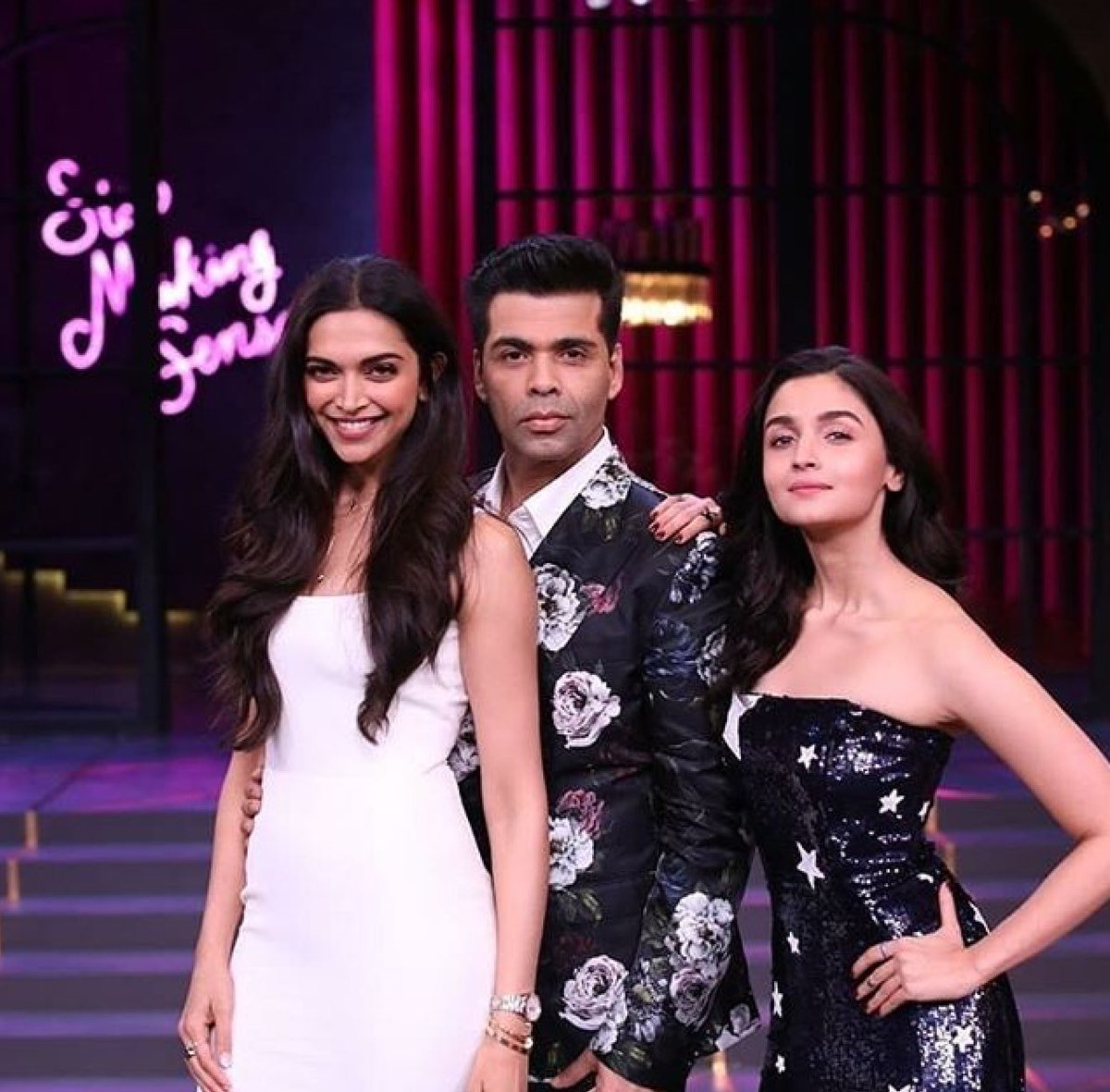 ALIA_FANCLUB_'s tweet photo. Arent these three making us go wow 😮 @aliaa08 #aliabhatt  #DeepikaPadukone #DeepikaWedsRanveer #AliaandRanbir #KoffeeWithKaranSeason6 #KoffeeWithAlia @Dee https://t.co/QMpz9sjHyo