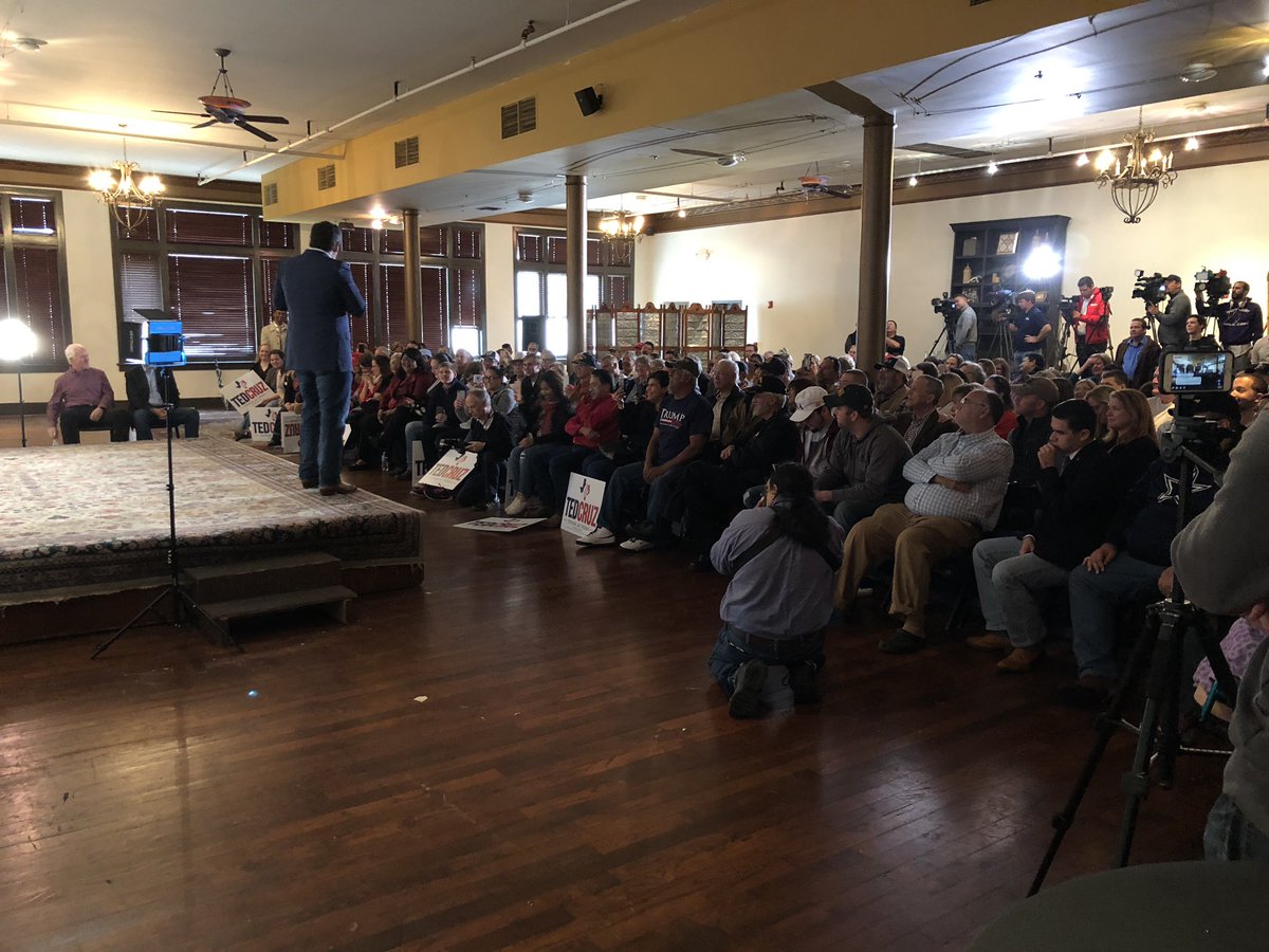 stevespriester's tweet photo. On the campaign trail today. First stop The Buckhorn Saloon and an interview with Senator Ted Cruz. I also got to look at the new Cruz Cruiser! Next stop, the Beto O’Rourke campaign. See you at ten on the NightBeat! #KSATNews #SpreeTalks https://t.co/CLSmyxuBBA