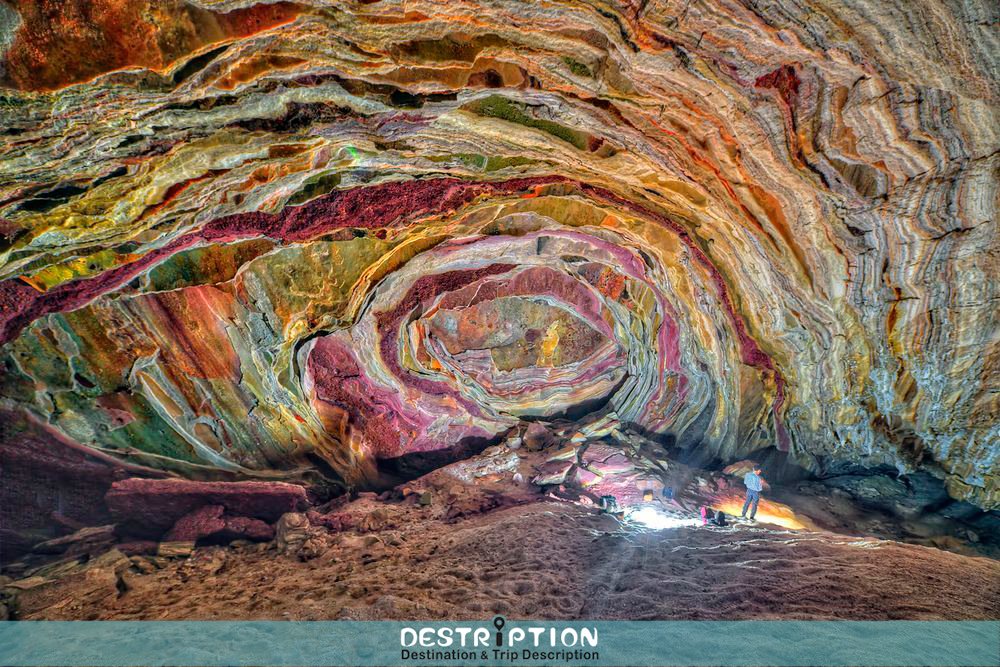 #places_to_visit in #Iran
#Namakdan_Cave in #Qeshm #Island is one of the masterpieces of creation. This natural #attraction is considered as the largest #salt_cave worldwide. 

Read more at: Destription.com/en

#travel #irantravel