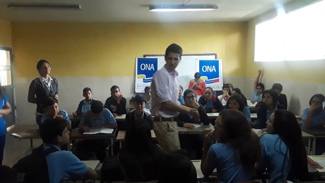 snantidrogas_ve's tweet photo. #ONALara | Fomento la construcción de conocimientos en el ámbito de la Prevención Integral, con el objetivo de favorecer estilos de vida saludables a los estudiantes del municipio Iribarren y Palavecino de la entidad @Redonalara @ppgrillo66 https://t.co/Vz8p3tWKXr