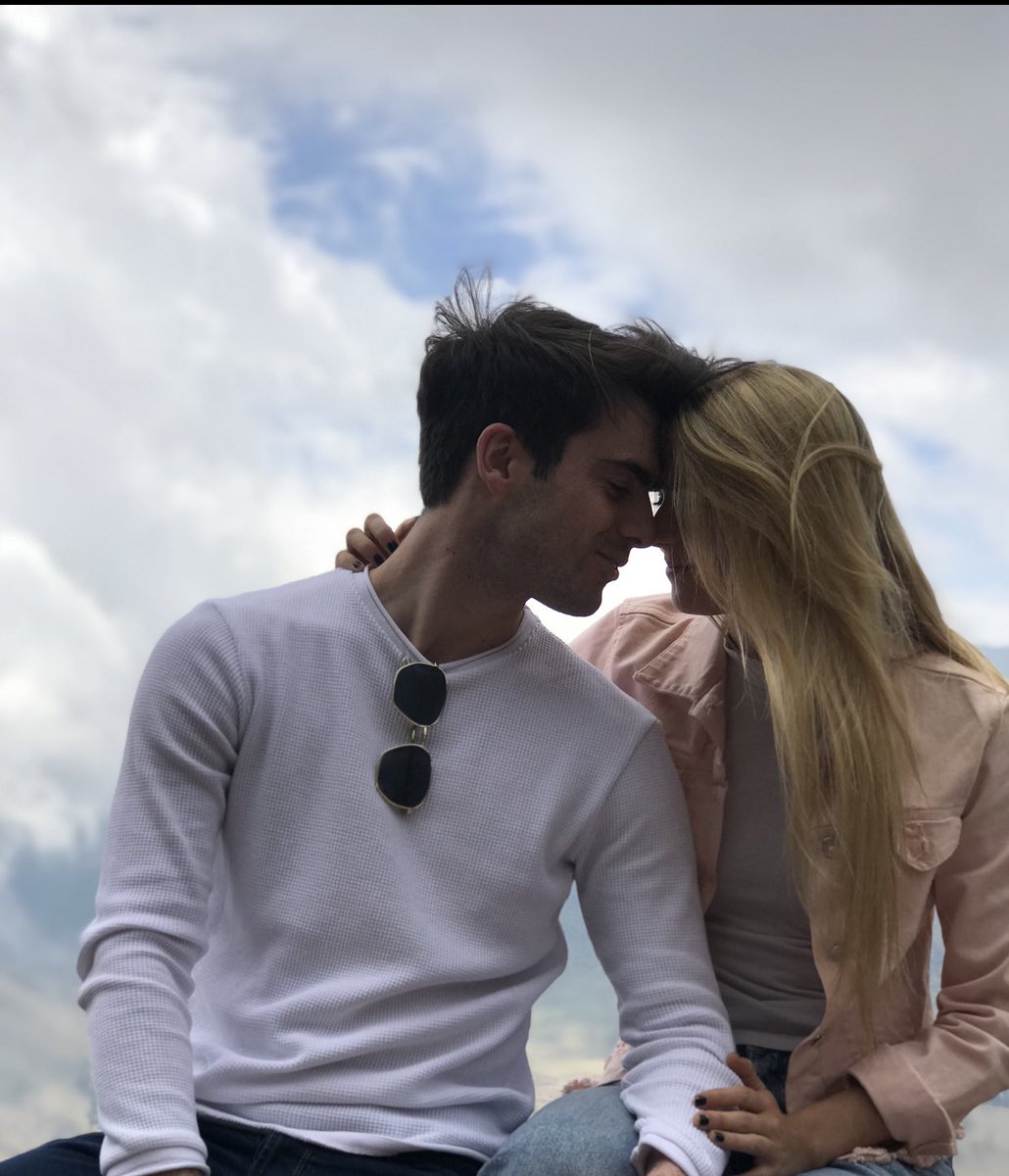 lino_dinuzzo's tweet photo. Eres hermosa
Eres valiente 
Eres alegre 
Eres inteligente 
Eres pura 
Tu eres distinta ! 
Te amo amore ❤️
@GiovannaReynaud https://t.co/hE6CC9gcLc