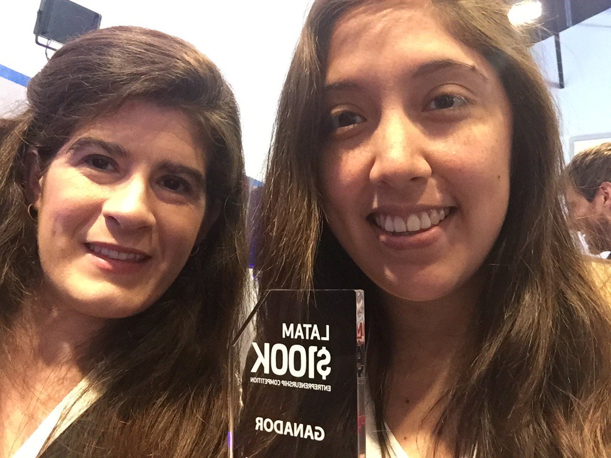 MITKuoSharper's tweet image. Our own Julia Turnbull, a #100kLATAM judge, stands with "Launch" category winner @monicaabarca92 from Peru, whose venture Qaira deploys drones for air quality monitoring. (Monica also works w Fellow @achongr on the venture @bloomertech - what a rockstar!)

 @ITBA @MITSloanLATAM