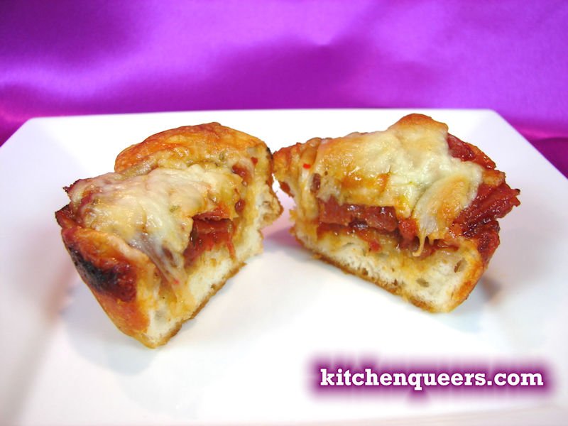 kitchenqueers's tweet photo. It's #PepperoniPizza in a crispy #biscuit shell! See how we make #Pepperoni #Pizza #Biscuits here: https://t.co/yZYZR51oyA #baking #SavoryBaking #Appetizers #GameDay #PartyBuffet https://t.co/DrXi1QbHyP