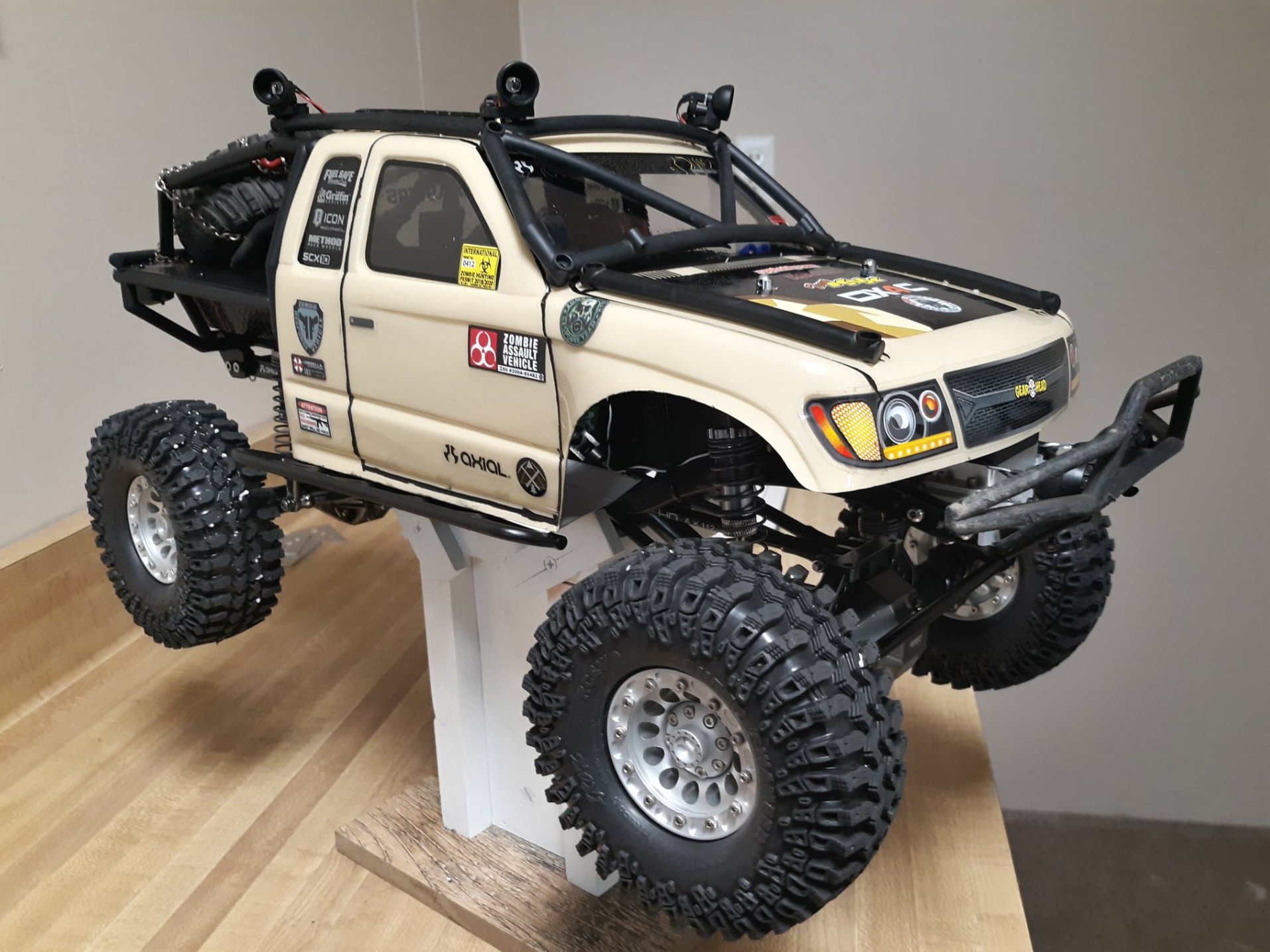 ラジコン アキシャル scx10フルカスタム Axial SCX10 JK
