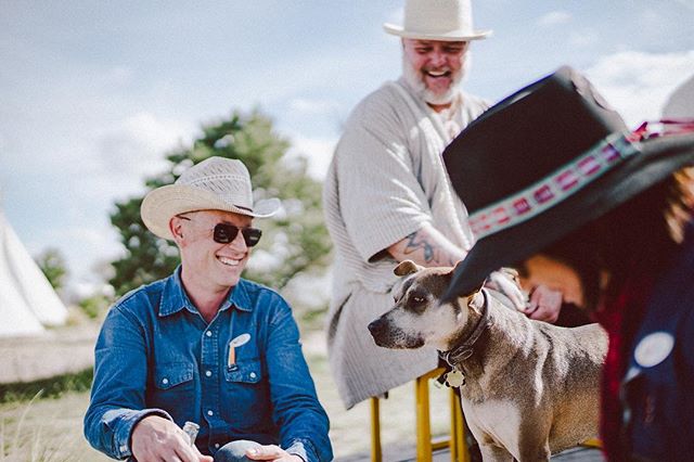 Dogs always welcome at #ElCosmicoMarfa. Don’t leave home without yours, we can’t wait to have them! 📷: @chadwadsworth_atx #elcosmico #marfa #bunkhousehotels