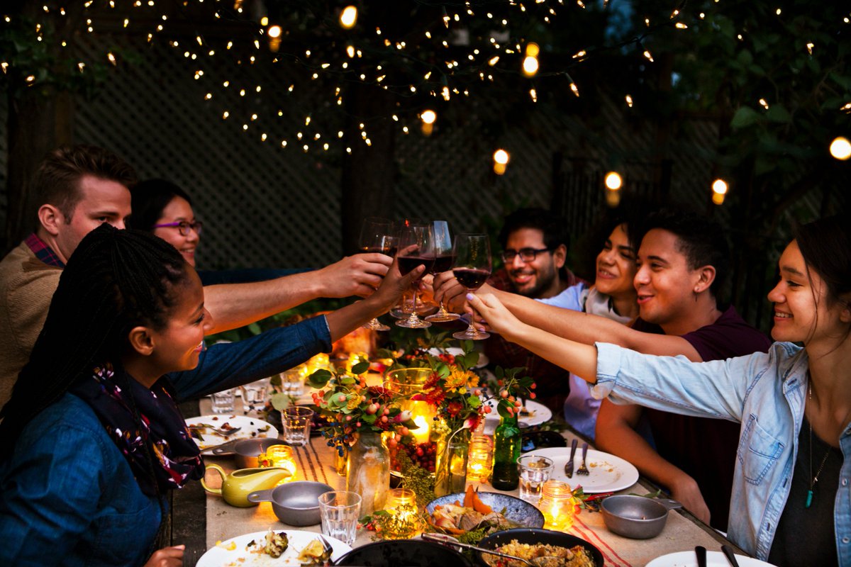 Spend the holidays at Embassy Suites and receive 15% off when you book in advance as an Honors Member. Terms apply. hil.tn/olwGcU