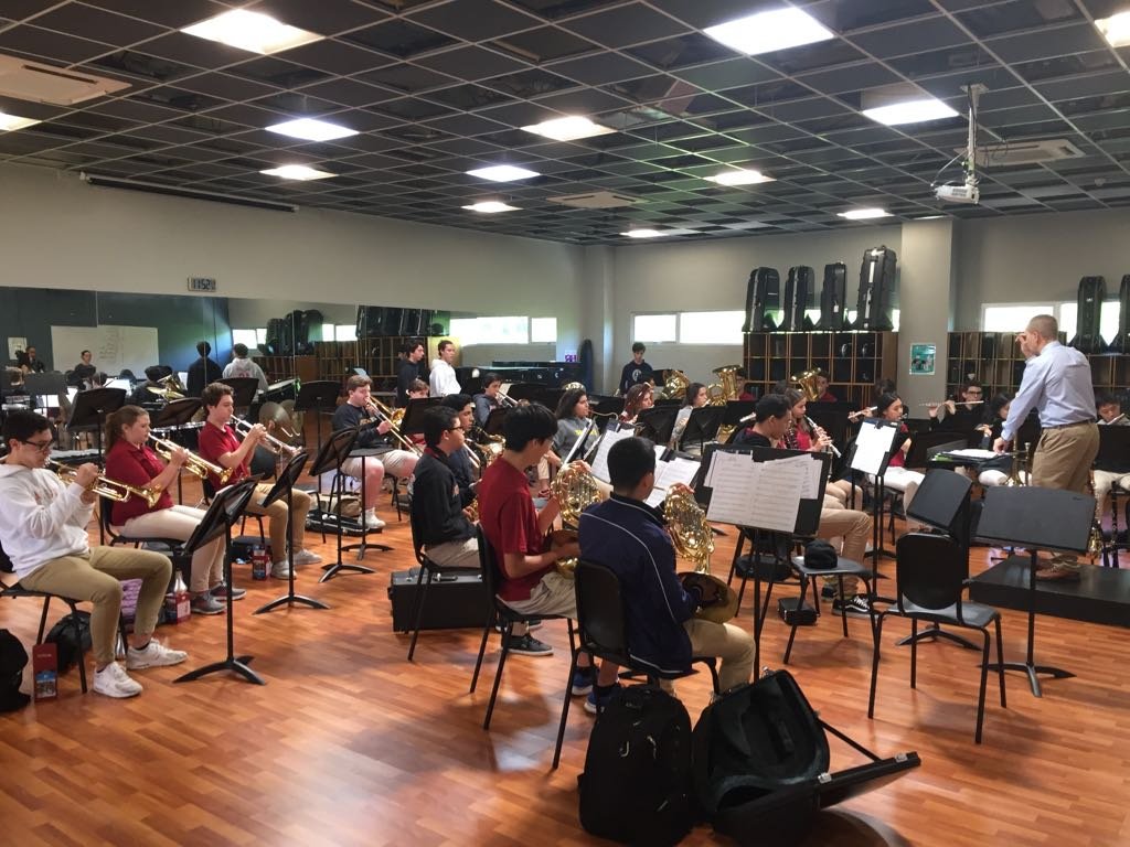CMSSharks's tweet photo. Join us tonight at the MS/HS Fall Band & Choir Concert and watch our #talentedsharks perform! (Please note that Open Gym Night is cancelled tonight since the concert is in the Shark Center.) The show starts at 7:30pm. #cmsfa https://t.co/IHprUbDv2x