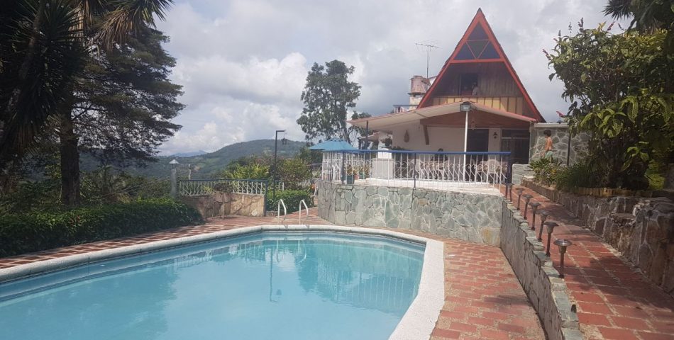 ASconstructora's tweet image. FINCA EN VENTA, SASAIMA CUNDINAMARCA
Bella finca de recreo, en Sasaima Cundinamarca, excelente oportunidad de negocio, vendo motivo viaje.
$1.100 Millones
Área: 3800 M2
Habitaciones: 3
Baños: 4
Garajes: 2
Info: Katherine Ariza 3204898337