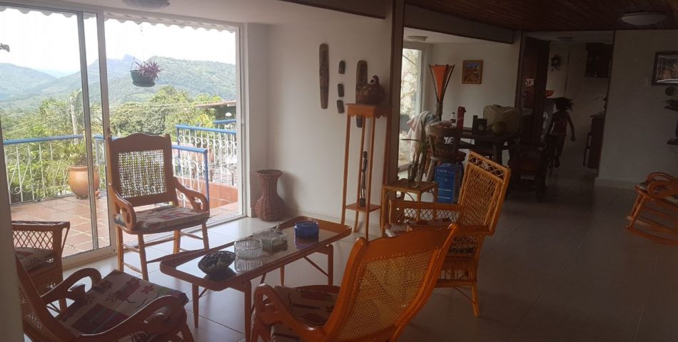 ASconstructora's tweet image. FINCA EN VENTA, SASAIMA CUNDINAMARCA
Bella finca de recreo, en Sasaima Cundinamarca, excelente oportunidad de negocio, vendo motivo viaje.
$1.100 Millones
Área: 3800 M2
Habitaciones: 3
Baños: 4
Garajes: 2
Info: Katherine Ariza 3204898337