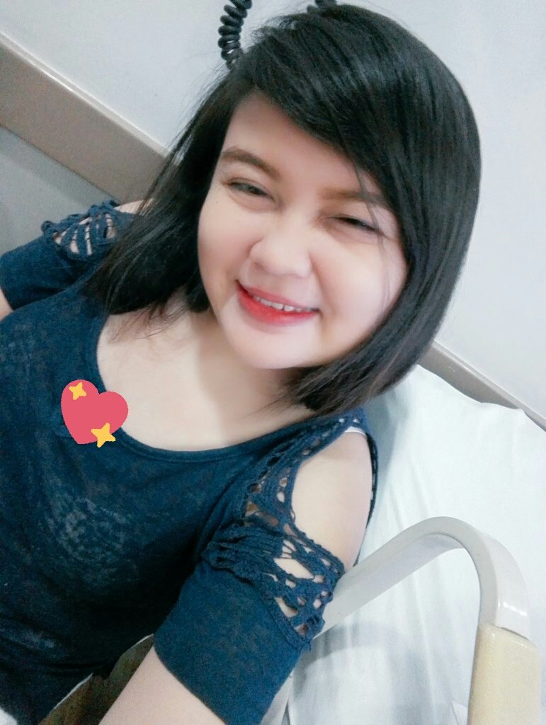 DERLheartsYOU's tweet photo. Dahil matagal ng nagpa-shorthair si Ate ganda @heart021485, ayan sige makigaya tayo. Baka sakaling mahawaan ng ganda si taba. 😂

#ShortHairKuno #HeartAlwaysInMyHeart #AlagangCreamsilkPink #BastaMaymukhaNiAteHeartBinibiliKo #MagagandaTalaga #PagMayMarieSaPangalan #HashtagPaMore https://t.co/c5G1r04Xyc