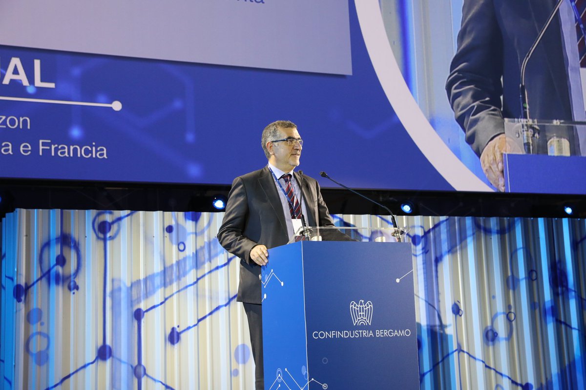 ConfindustriaBG's tweet photo. Tareq Rajjal: “L’e-commerce una risorsa per le #PMI italiane. Oltre 10.000 venditori utilizzano il marketplace di @AmazonIT” #Connessi https://t.co/UZhbAx5wCg