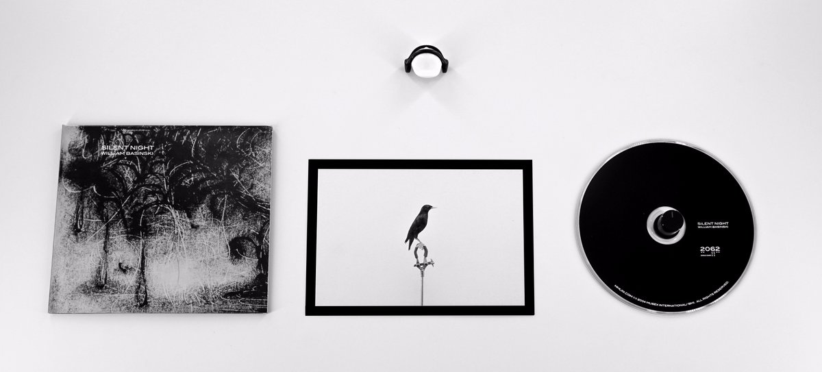 GMAssistance's tweet photo. Nevermore ... https://t.co/4Y2HySAGZ6 #EdgarAllanPoe #Nevermore #Poem #1845 #WilliamBasinski #SilentNight #2062 #20620401 #JamesElaine #Postcard #JonathanEllery #TheRaven #BrownsEditions #MasahisaFukase #TheSolitudeOfRavens #UseHearingProtection #GMA #GianniMottiAssistant https://t.co/2EmnCbH5Fw