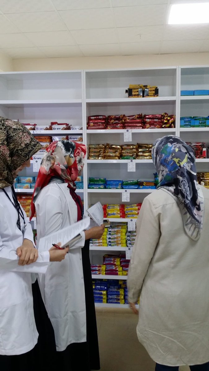 KirsehirKYGM's tweet photo. İl Müdürlüğümüz Diyetisyenleri; Büşra Bıyıklı ve Niğmet Gürden Saliha Sultan Yurdu lokanta-Kantininde denetimde bulunarak,  ürünleri incelediler. https://t.co/kyvyQmAQwI