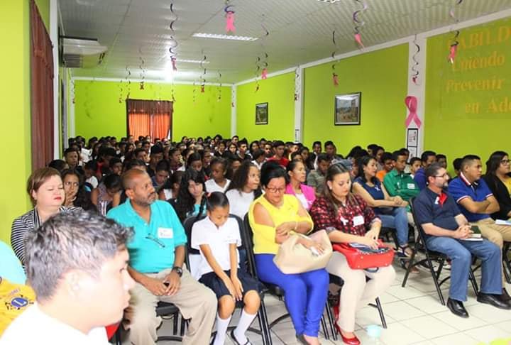 En #Honduras cientos de jóvenes participaron en el Cabildo abierto "Uniendo Voces en prevención de Embarazos en adolescentes"