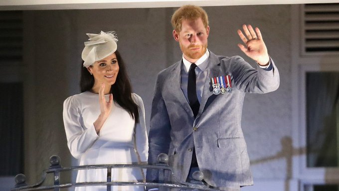 fiji - Prince Harry - Meghan Markle -  Duke and Duchess of Sussex - Discussion  - Page 27 DqNKAVqVAAArN8n