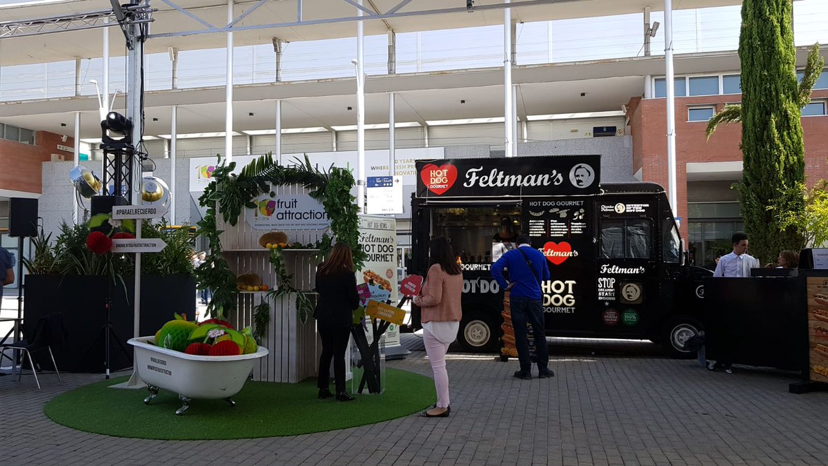 Feltmanshotdog's tweet photo. Desde hoy, hasta jueves 25 de octubre de 2018 estaremos en IFEMA @feriademadrid en la @FruitAttraction . (Feria Internacional del Sector 
de Frutas y Hortalizas) La cual celebra su 10º aniversario, no te lo pierdas.
#FruitAttraction1Oyears #Feltmans #HotDog https://t.co/Dv9UPUxr5Z