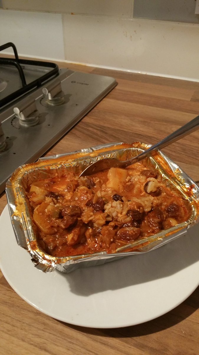 matthewbell1980's tweet photo. Day off Tuesday today.
Vital Provisions delivered to 2 x #cutyourstrings victims, #socialservices at another safe houses in Poole/Bournemouth + getting van ready at #hopeforfood in Bournemouth town centre tonight. On the menu tonight I've made 45 x butter chicken curry & rice.😋 https://t.co/MmK1QGkiwd
