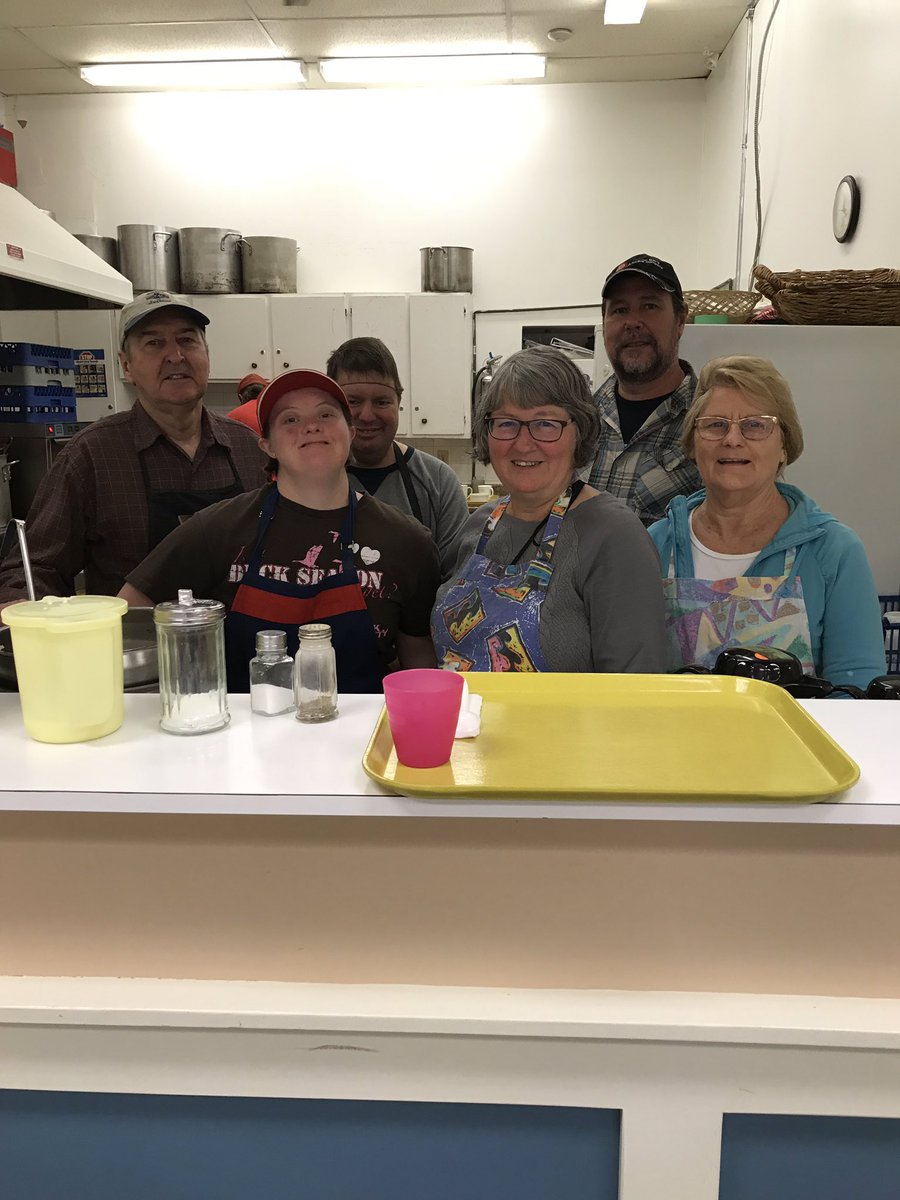 Thank you Mayor @WSendzik for your hard work,progressive thinking and a commitment to ALL the citizens of St. Catharines.We are grateful beyond words that you chose to continue your public service and sacrifice for our hometown. #ourhomeSTC <a href="/UWNiagara/">United Way Niagara</a> @SMUNiagara <a href="/food4kidsniag/">Food4Kids Niagara</a>