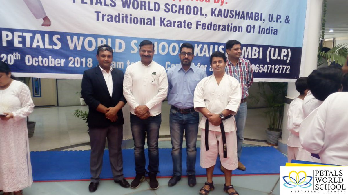 Tanujasharma121's tweet photo. Inter school karate champion ship supported by petals world school ,kaushambi 
Special thanks to Manoj sir for giving such a big exposure to our students #petalsworldschool https://t.co/Aw46zhAwMl