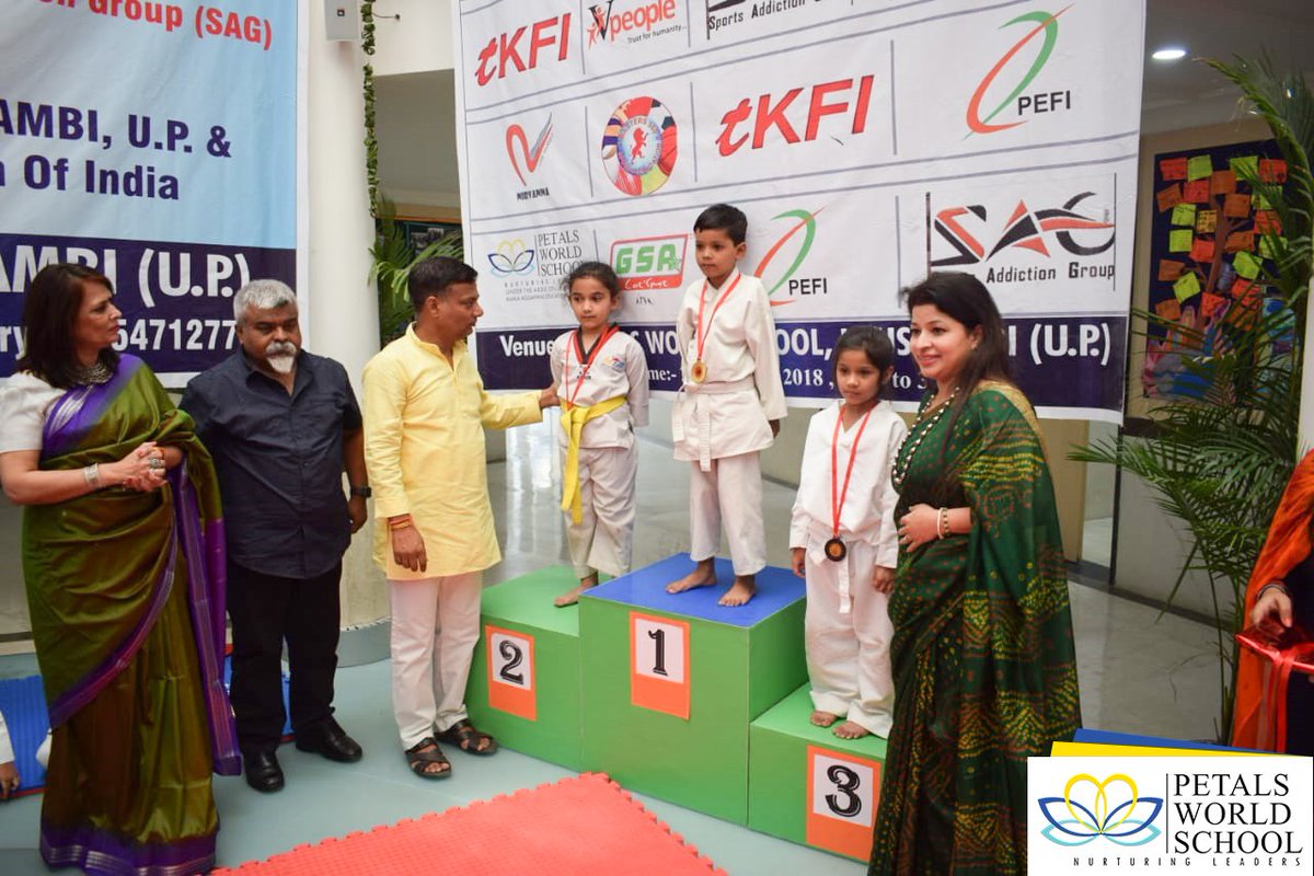 Tanujasharma121's tweet photo. Inter school karate champion ship supported by petals world school ,kaushambi 
Special thanks to Manoj sir for giving such a big exposure to our students #petalsworldschool https://t.co/Aw46zhAwMl