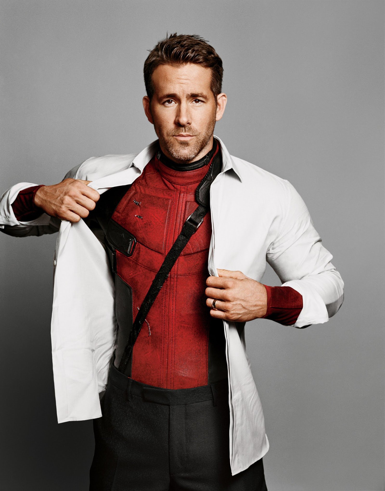 Happy Birthday, D e a d p o o l Ryan Reynolds! 