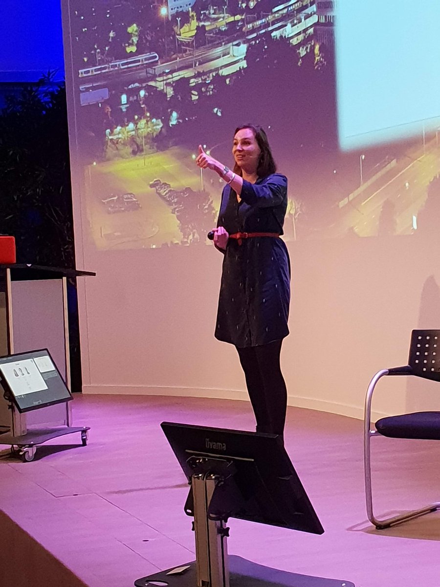 imecNederland's tweet photo. Full house during the #womenintech event @hightechcampus! @josjeverbeeten Nina @3Dbyflow Helen @ASMLcompany @Ingelou @hightechcampus @elinevanuden @imecNederland https://t.co/RMu42CZpte