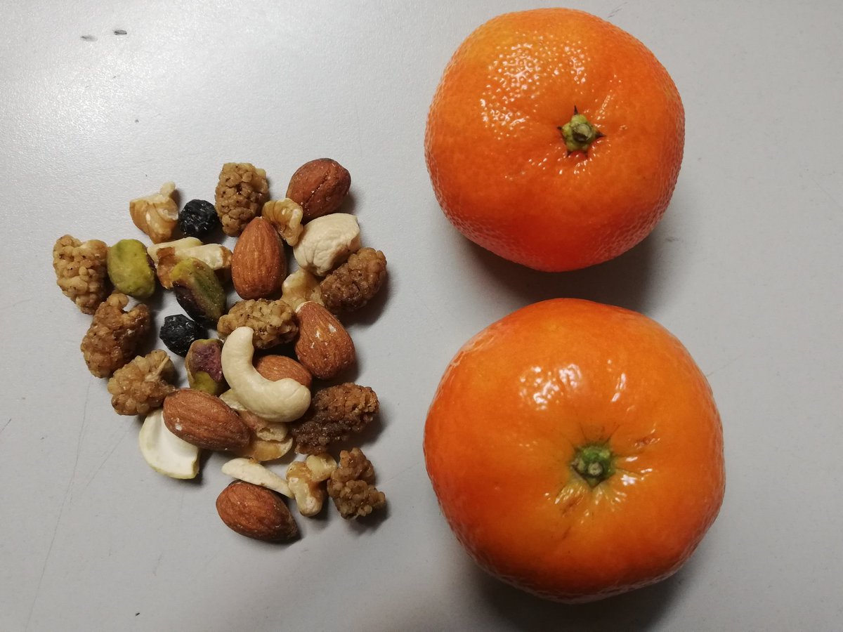 luisaludable's tweet photo. Que os parece mi merienda?
#delicioso #frutas #frutossecos #yomecuido #aprendeacomer https://t.co/p7CWSqINsX