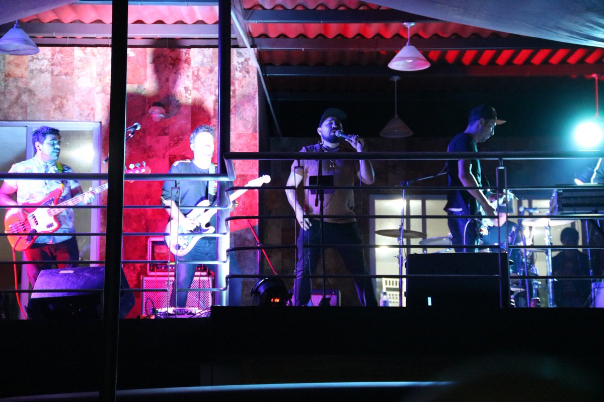 Ultraman_Mx's tweet photo. Muchas gracias a la pandilla de #Tlaxcala #Papalotla y a los amigos de Expo Rock Papalotla Tlaxcala 2018. ¡La pasamos de lujo en el #AlterFest! Nos hicieron sentir como en casa ⚡️😎⚡️ https://t.co/mLSUVlcR88