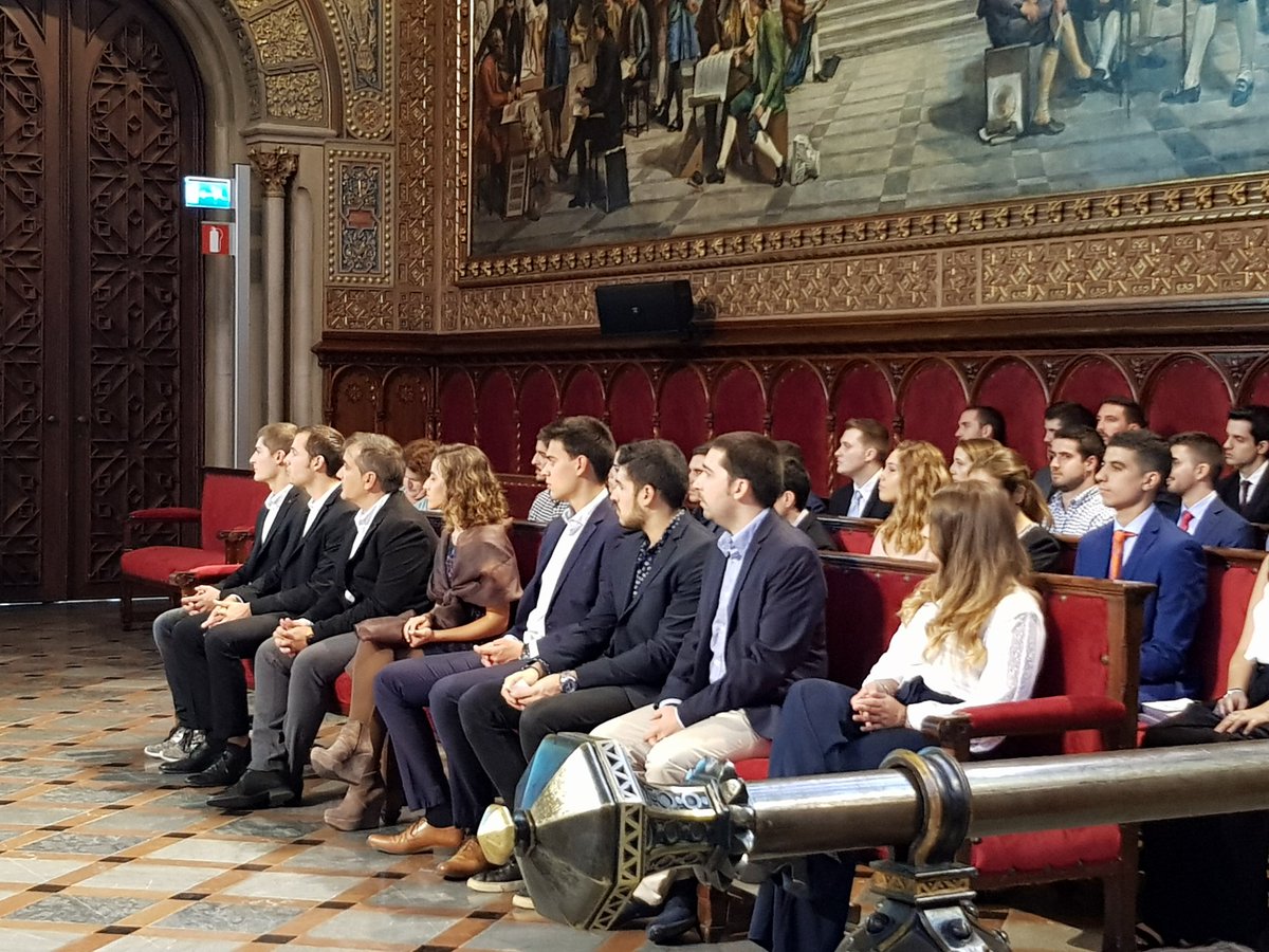 👏👏Enhorabona 🎉🎉 als 36 alumnes que s'han graduat aquesta tarda en la primera promoció del grau en #seguretat, que imparteix l' <a href="/ispccat/">ISPC</a> com a centre adscrit a <a href="/UniBarcelona/">Universitat de Barcelona</a> 

👇 Més info

premsa.gencat.cat/pres_fsvp/AppJ…