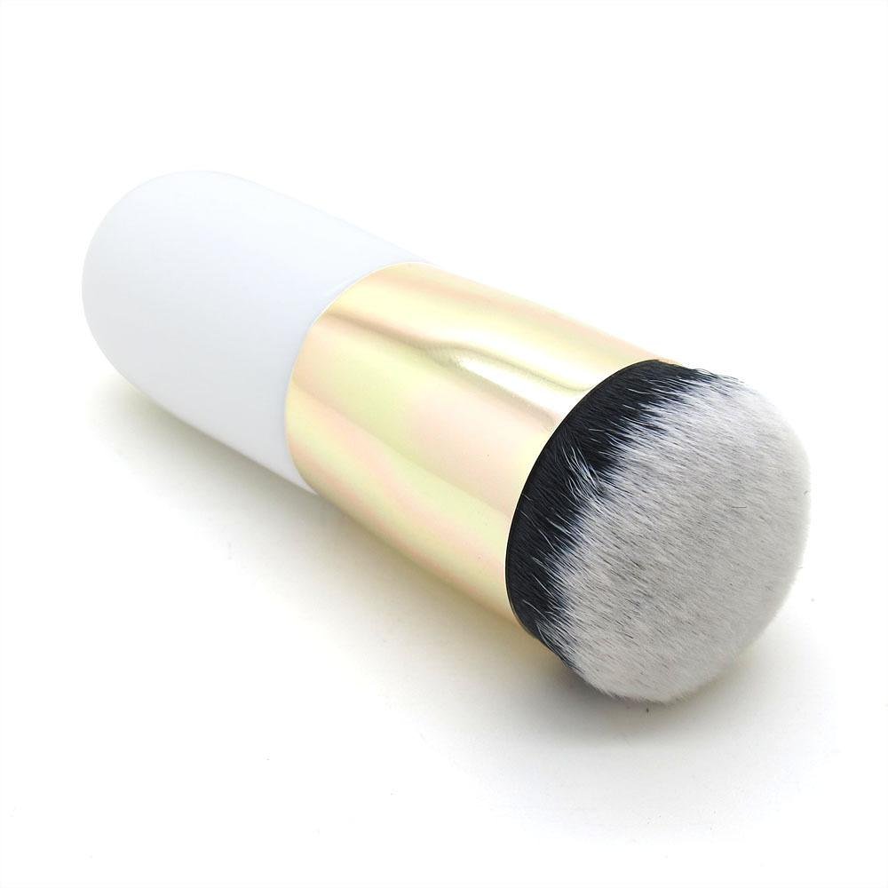 Farfalla_UK's tweet photo. My ideal travel companion #makeupbrush #chubbybrush #softbrush #powderbrush #loosepowder #blusher #blusherbrush #makeup  #travel #TravelTuesday #farfalla_uk https://t.co/aBQRQ6AYsQ