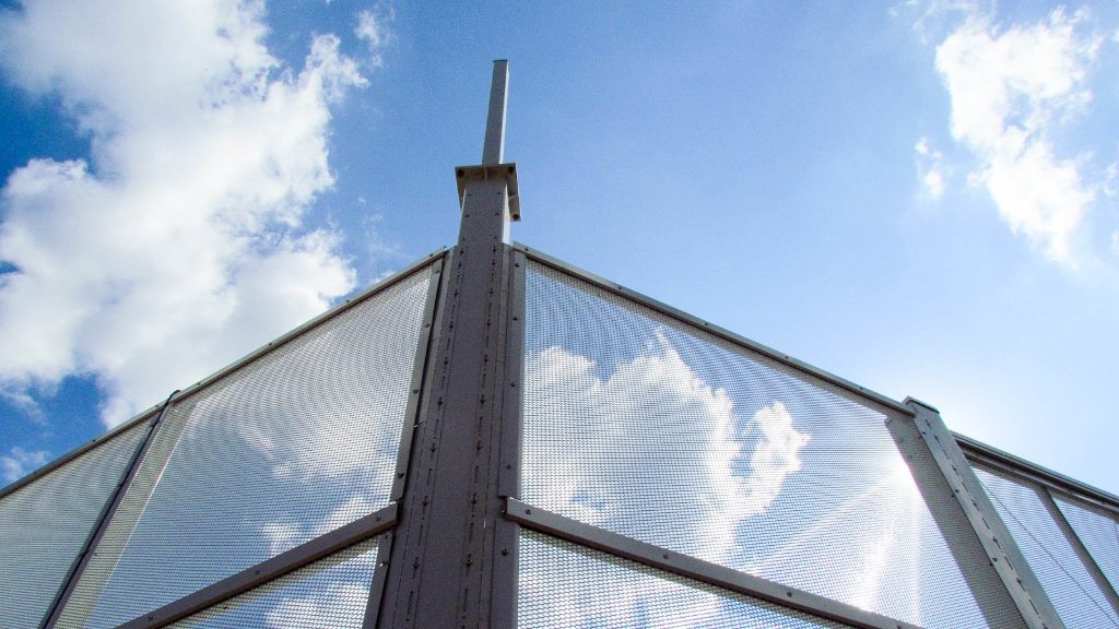 AmeristarFence's tweet photo. #AmeristarMatrix is our tallest and most secure perimeter security system. But do you know what makes it better? This 20 foot tall tech post! Use these tech posts to mount cameras and active security technology: https://t.co/ZqFrC6ydBS
#PowerUtility #SubstationSecurity https://t.co/PjMEvc0CeX
