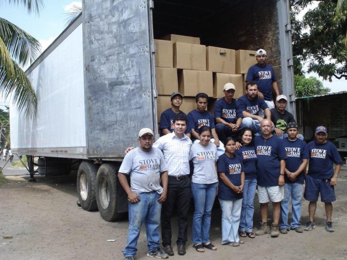 StoveTeam's tweet image. #FactorySpotlight

The Inversiones Falcón factory in El Salvador has an amazing team of hard-working individuals committed to our mission. Since the factory was opened in 2008, they have sold almost 25,000 stoves! Thank you for all that you do.