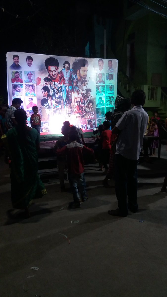Darling_lokesh_'s tweet photo. One more from vjy #prabhas birthday #HappyBirthdayPrabhas  #Saaho https://t.co/SjMJ3aCeHq