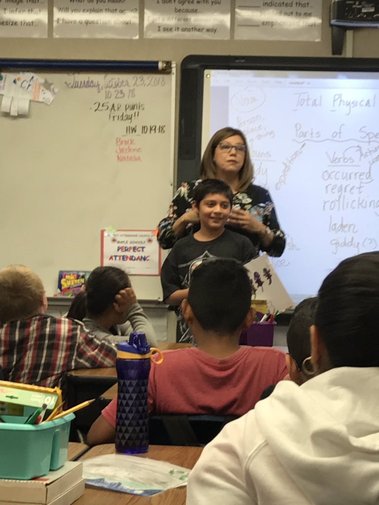 MrsCrook1126's tweet photo. Big thank you to Mrs. Flores for coming in and reviewing vocabulary with #WonderCrooks using TPR #TotalPhysicalResponse So #fun and #engaging #TCSDShare @MapleColts #MapleTCSD https://t.co/jl0FjIbc5R
