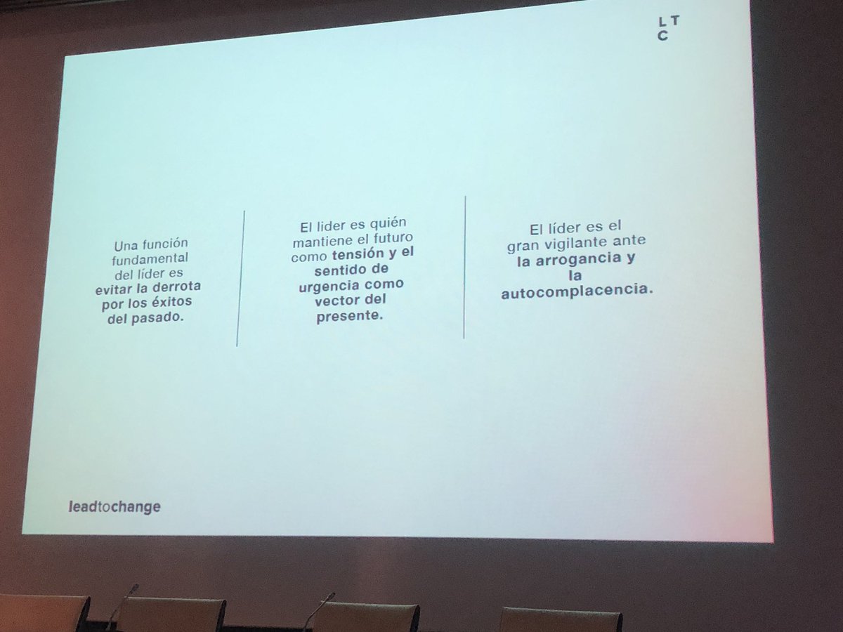 MariaEizaguirre's tweet image. Máster class con @XavierMarcet “liderar es hacer” @ForoEmergentes y 🔝 “la brevedad no es una técnica es una forma de estar” @pablooliete @SergioMartinTVE @JavierSirvent