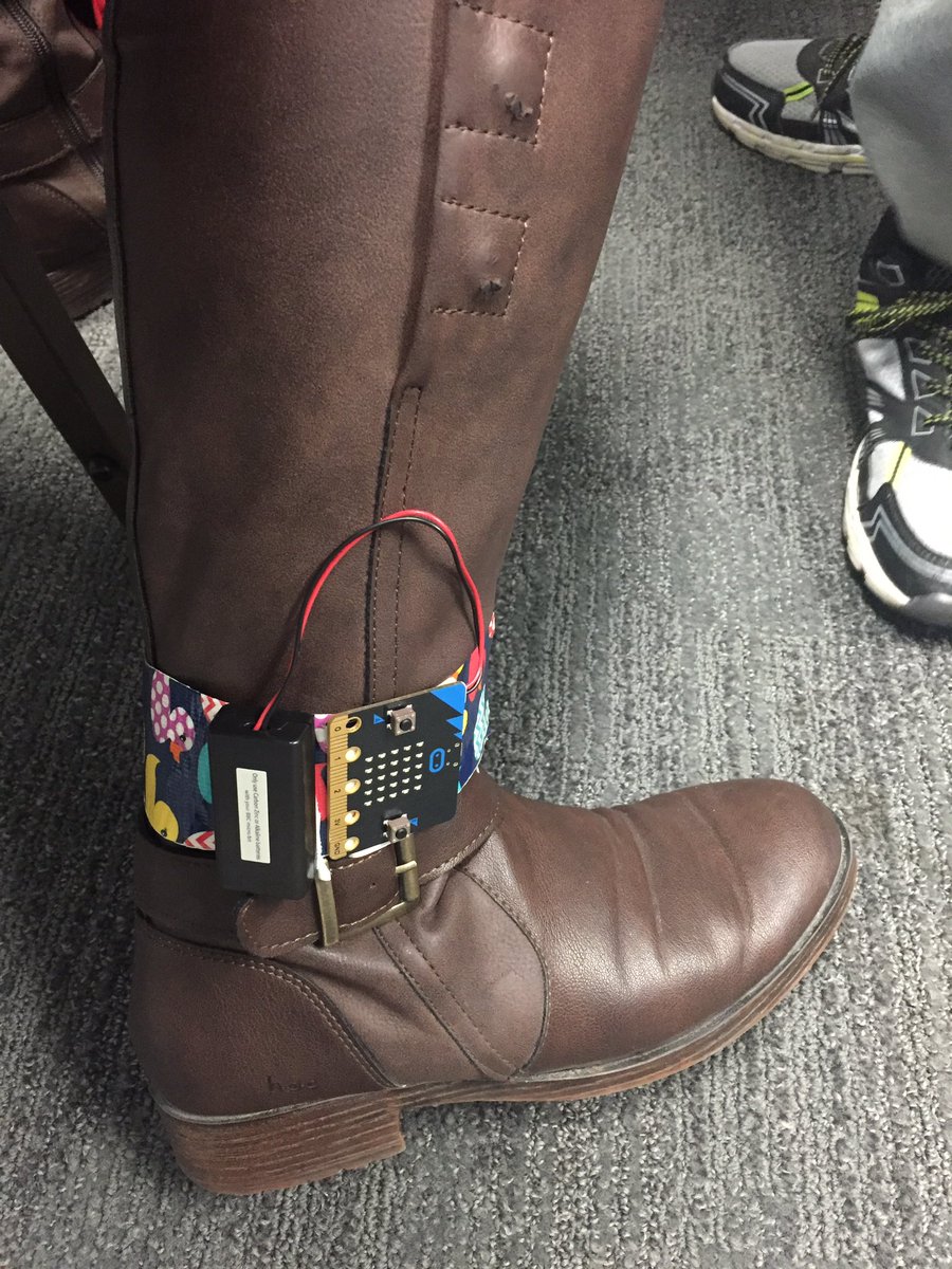 swestover_rrdsb's tweet image. #cancode #digiLitxLTS @dtangred Guess I don’t need to buy the latest Apple Watch to help track my steps when I can build my own with a microbit. Thanks Derek 👍