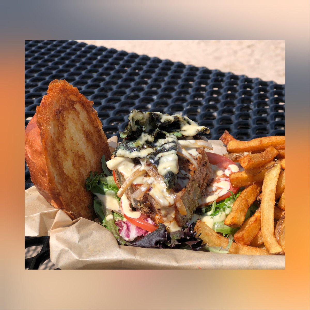 borderburgerbar's tweet photo. It’s that time!!!! TUNA TUESDAY with Ahi Tuna burger for $6.95 for lunch 11-2! 🍴❤️😀😍💯🍺🍻🍔#borderburgerbar #elpaso #texas #tunatuesday #tuesday https://t.co/qwWjwuLB8b